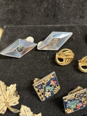 Vtg clip on earrings 14 Pairs Silver Gold Tone Metal Faux Stones Mixed Materials