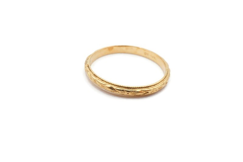 Vintage 10k Yellow Gold Childs Ring Size 0.5 T9