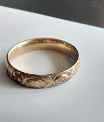 ANTIQUE VICTORIAN EDWARDIAN ART NOUVEAU GOLD FILLED HINGED BANGLE BRACELET 1908