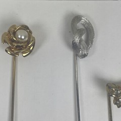 Vintage Lot Clips Pins Jewelry Novelty Assorted Shapes & Sizes