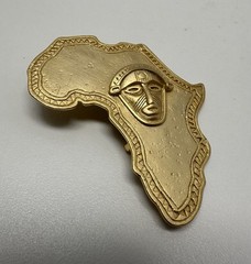 Vintage “JJ” Jonette Jewelry Silver Gold Pewter ‘Africa Face Continent’ Pin