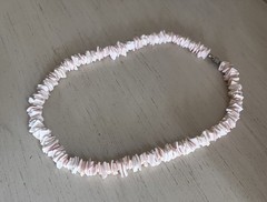 Vintage 1980’s Puka Shell Chip Beaded Blush Peach 18” Collar Necklace Boho Beach