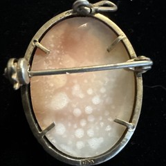 800 Silver Gold Vermeil Frame, Vintage Shell Cameo Pendant: Brooch!! Beautiful!!