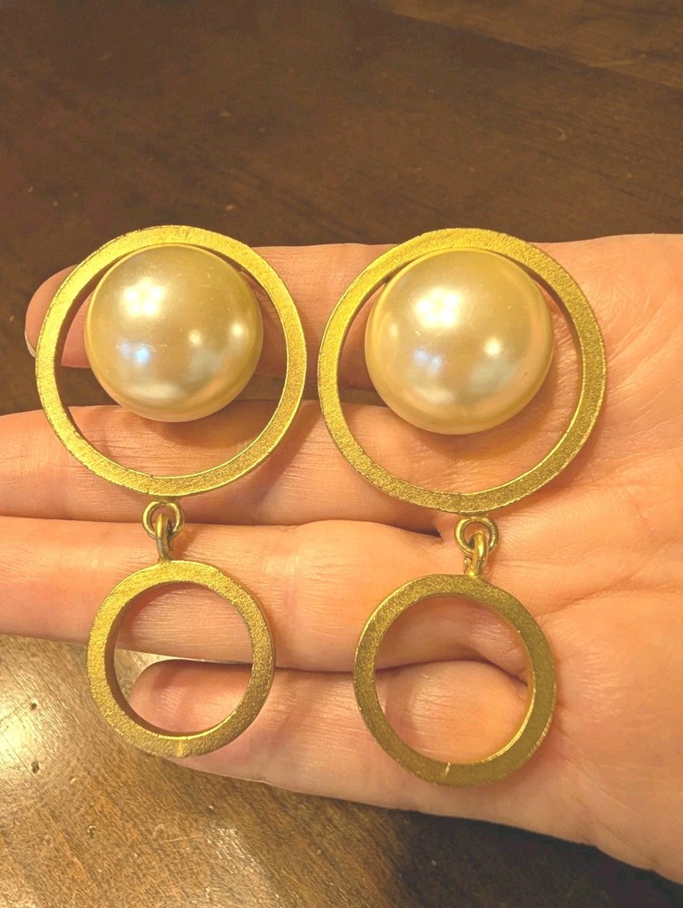 Vintage Les Bernard Faux Pearl Gold Tone Dangle Clip On Earrings Signed