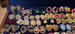 Vintage Mod Earrings Lot Of 117. 3lbs 15oz. 38 Signed Monet Hobé Avon Trifari…