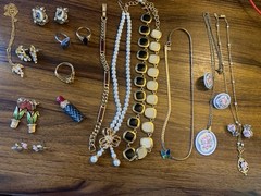 Avon 13 Pieces And 1928 3 Pieces 1 Unknown 17 Pieces Total