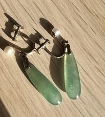 Vintage 10K Gold Jade & Pearl Drop Earrings 3.62g Screw Back Earrings