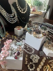Vtg To Now Rhinestone Costume Jewelry Lot Hollycraft Mosaic Goldette 100+ Pcs