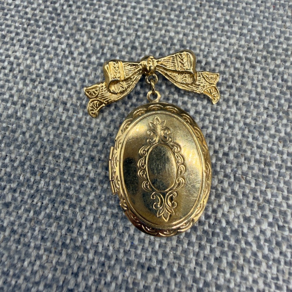 Vintage Brooch Dangle Locket Etched Gold Tone Bow Pin 1.5 Inches