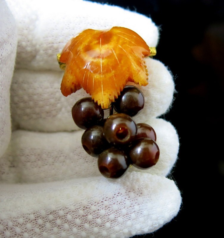 Vintage Natural Baltic Amber Grapes Brooch USSR Gold Plated Pin