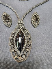 Juliana DeLizza Elster Hematite Necklace And Earrings Silvertone Filigree Mesh