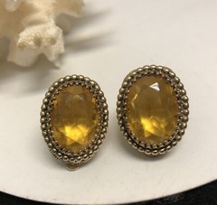Vintage WHITING & DAVIS “FACETED CITRINE GLASS” GOLD TONE CLIP EARRINGS-Filigree