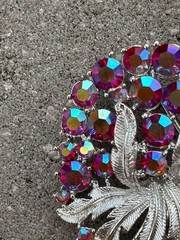 Vintage CORO Pink Aurora Borealis Rhinestone Leaf Wreath Brooch Silver Tone