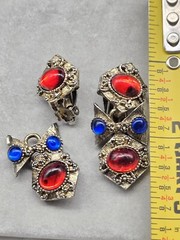 Vintage 1990s Earrings Gripoix Glass Cabachon Etruscan Style Dangle Repurpose