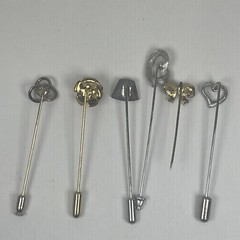 Vintage Lot Clips Pins Jewelry Novelty Assorted Shapes & Sizes