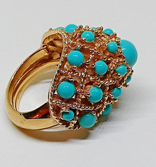 Vintage Crown Trifari Gold Tone Turquoise Dome Adjustable Statement Ring
