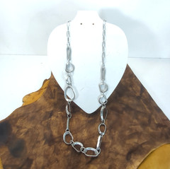 Chico’s Silver Hammered Open Oval Asymmetrical Chain Link Necklace 40″L Used
