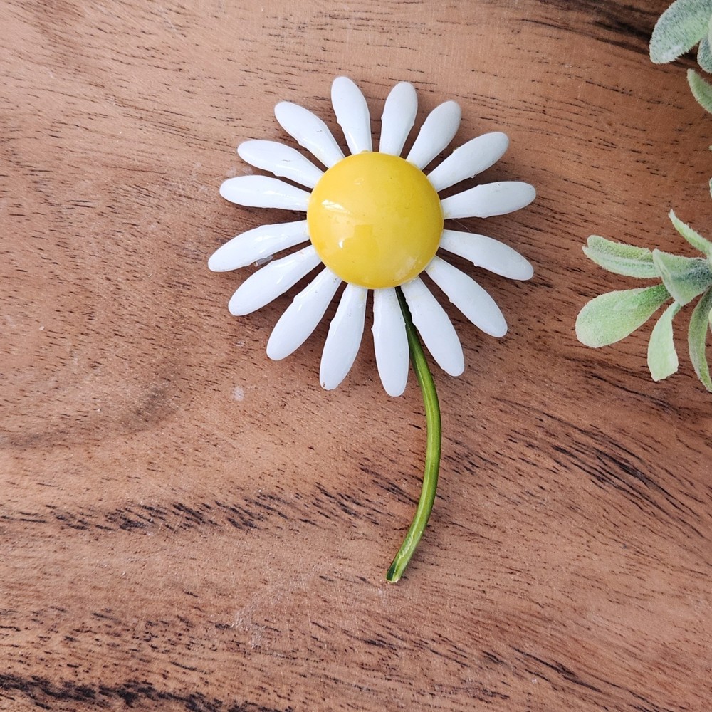 Vintage Original by Robert Enamel Daisy Brooch White Yellow Flower Mod 60s Pin