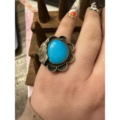 Native-Made Vintage Turquoise and Sterling Silver Ring Sz. 6