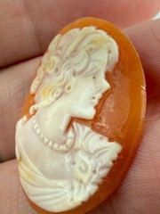 Vintage Loose Hand Carved Shell Cameo Woman Facing Right 29mm x 23mm 2.8g