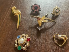 Six Beautiful Vintage Brooches to Accentuate Any Wear.