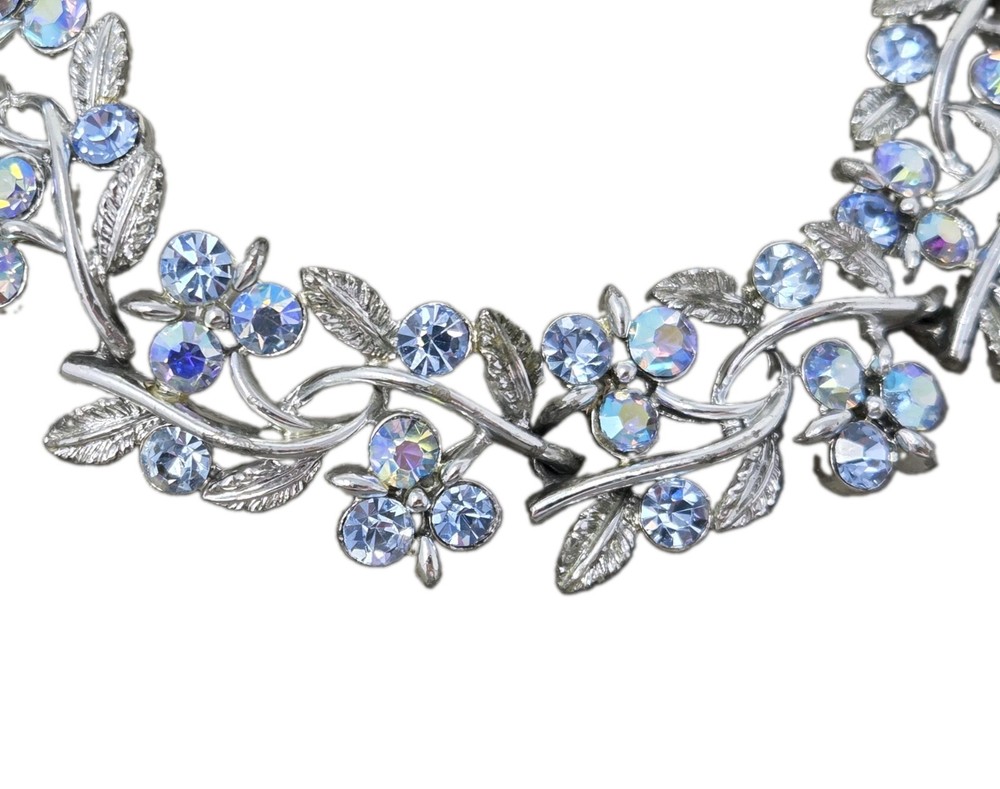 Vintage Lisner Blue AB Rhinestone Bracelet Leaves Link 7 Inches Signed Rhodium