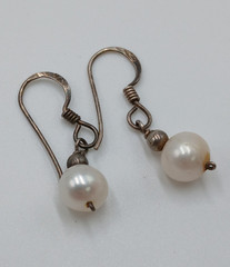 VTG 7mm Pearl Dangle Earrings 1in Drop Sterling Silver French Wire 1.43g Estate