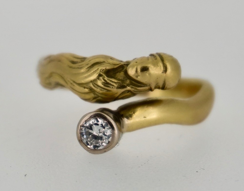 Art Nouveau 18K Lady Luck Ring