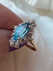 VINTAGE 10K YELLOW GOLD MARQUISE CUT BLUE TOPAZ AND DIAMONDS RING