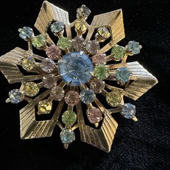 Vintage Multicolor Rhinestone Snowflake Brooch Gold Tone Starburst Pin