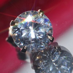 (1)One single-14k yellow gold 1.00ct white topaz stud earring 0.6gr