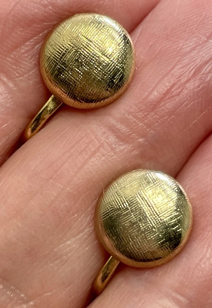 Vintage Textured Small Round Gold Tone Screw Back Earrings