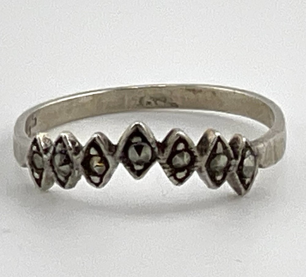 Vintage Marcasite 925 Sterling Silver Band V shape. Stack /Pinky Ring Sz 5.50