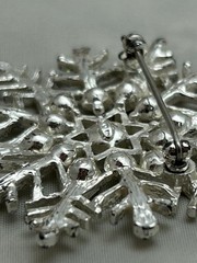 Vintage Avon Snowflake Silver Tone Pin Brooch Aurora Borealis Crystals Winter 2″
