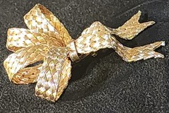 Vintage Les Bernard Signed Woven Gold Tone Bow Brooch Pin 3″ Statement Textured