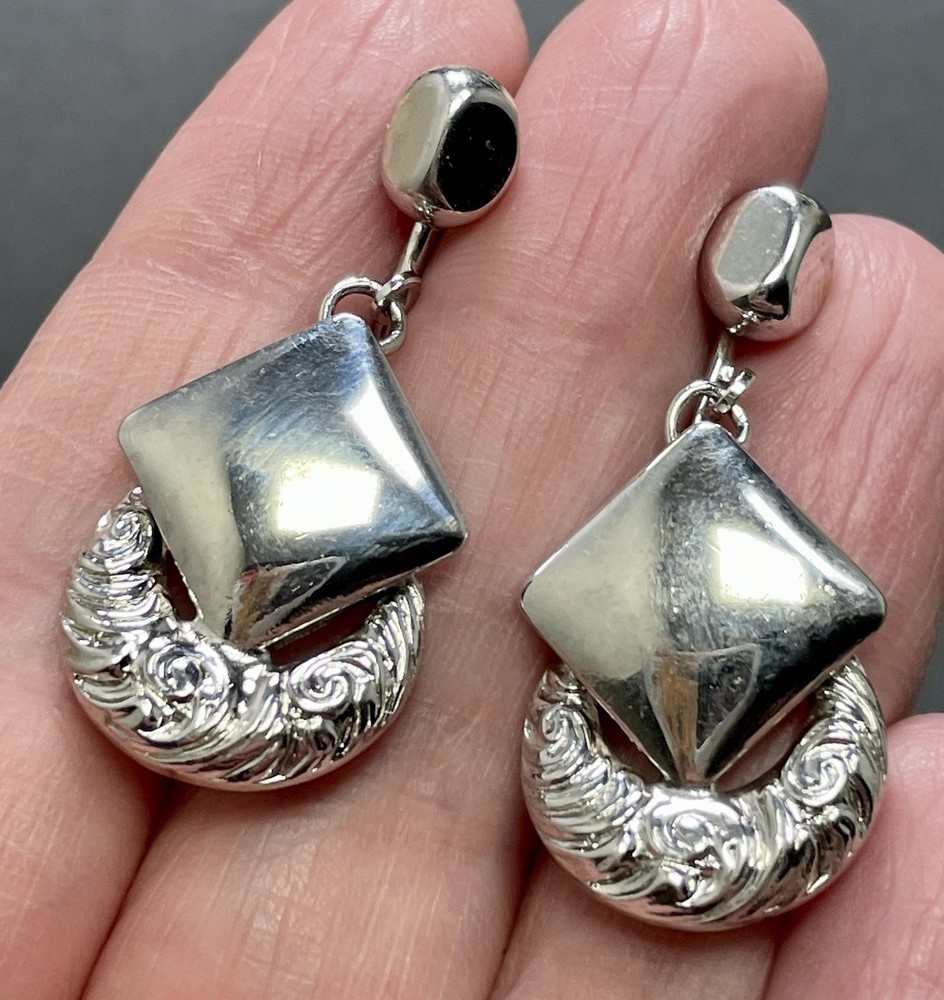 Vintage 2.4” Crescent Moon Geometric Silver Tone Metal Screw Back Earrings