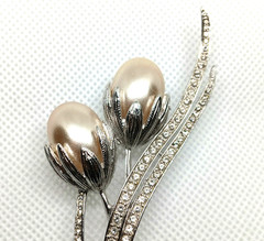 Jay Strongwater Floral Brooch Pearl And Rhinestone Crystal Stem Silver Tone Pin