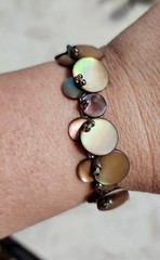 Vintage 1970s Mother of Pearl (MOP) Overlapping Disc Link Bracelet RARE