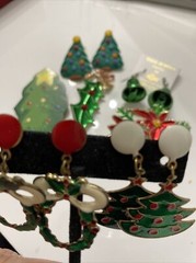 Vtg CHRISTMAS JEWELRY LOT Brooch Dangle Earrings Bells Tree Holly Wreaths