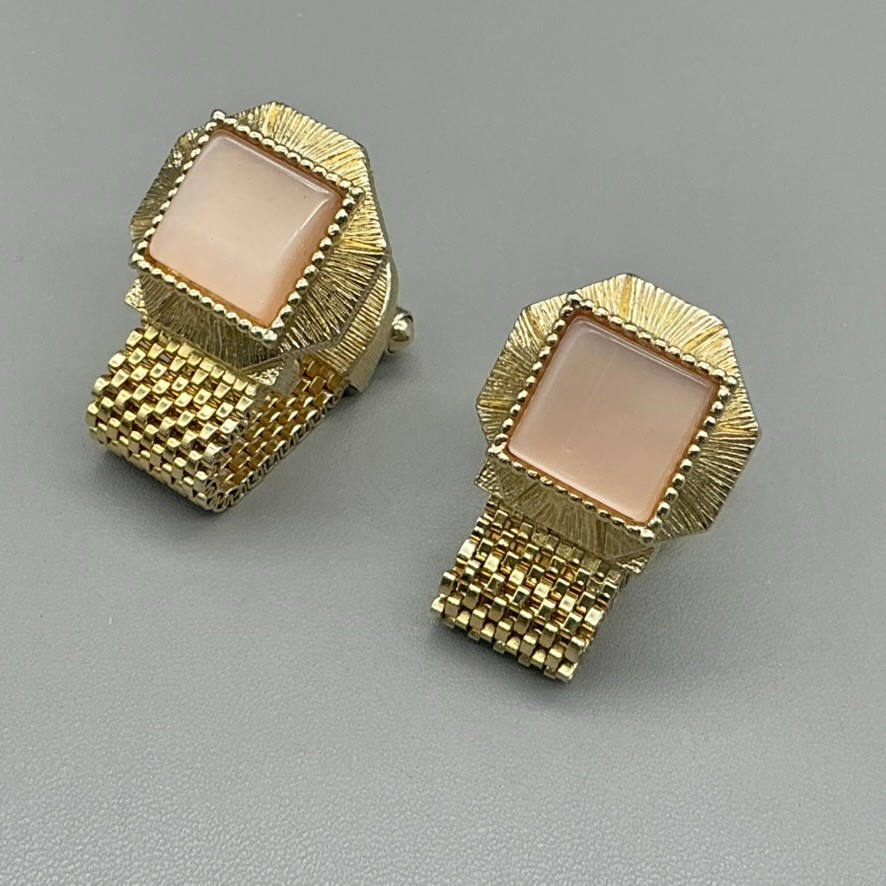 Vintage Gold Tone Cufflinks Pink Lucite Stone Mesh Wraparound Mens Retro Fashion
