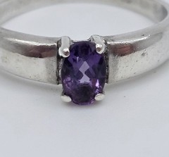 Vintage 925 Sterling Silver Oval Amethyst Solitaire Ring Size 7.25 Minimalist
