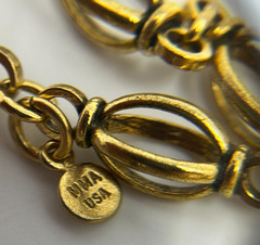 Vintage MMA Metropolitan Museum of Art Gold Tone Necklace Chunky 26″