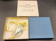 Avon Tender Butterfly Hand Painted Ceramic Pendant Silk-Like Necklace – VTG 1979