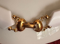 Rare Vintage Signed Napier White Thermoset & Gold-Tone Chevron Statement Choker