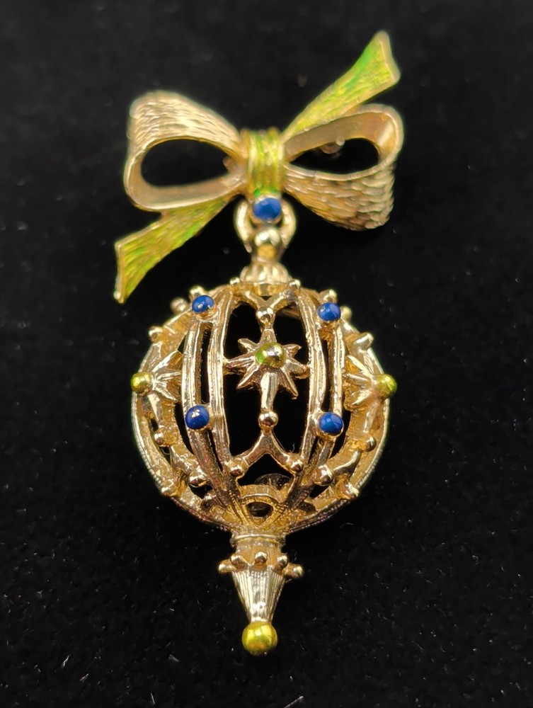 Vintage Gold Tone Enamel Green Christmas Ornament & Bow Brooch Pin 2.5 inches