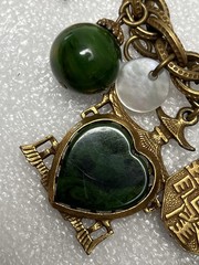 Vintage ART Green Bakelite Bead Asian Inspired Charm Bracelet 7.5”