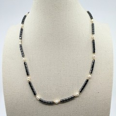 Necklace Vintage Metallic Black Cylinder Bead Faux Pearl Gold Tone Minimalist