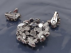 Vintage Juliana D&E Multicolor Rhinestone Silver tone Brooch Earrings Set