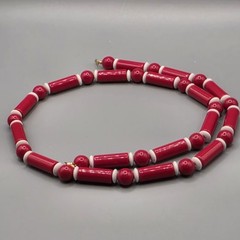 Trifari Vintage Red White Beaded Necklace Gold-Tone Jewelry Elegant Signed 25″