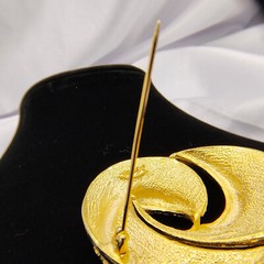 VTG Tona Gold Tone Brooch Pin Swirl Drip Multiple Textures Modernist Signed